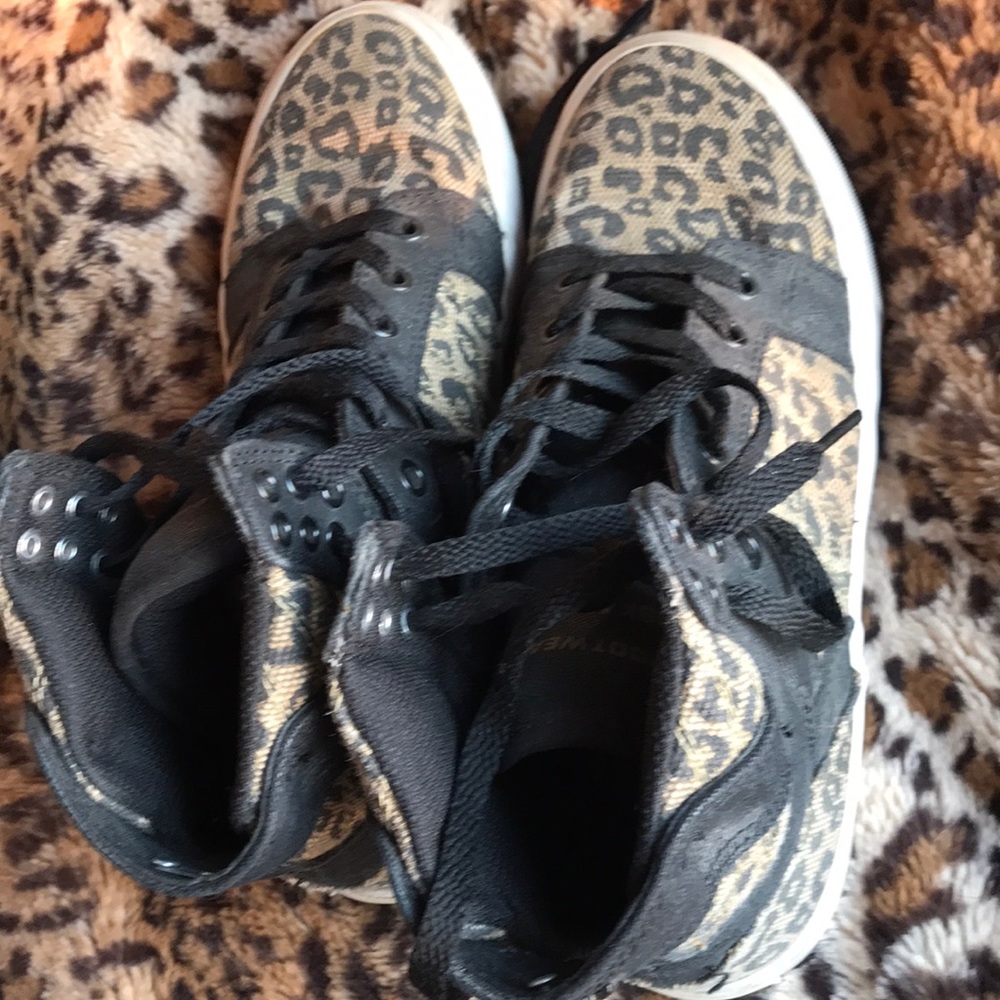 Supras